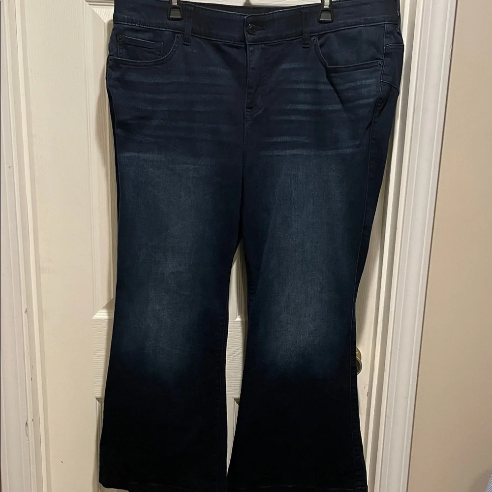 Torrid Bombshell Flare jeans - Picture 4 of 12